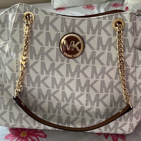 New MK Tote Bag / Micheal Kors Tote Bag . White/Cream, brown with gold handles - Picture 3 of 9